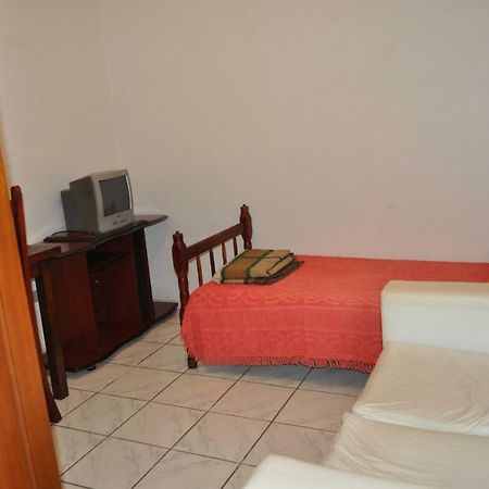 Hospedagem Centro Champagnat Londrina Exterior foto