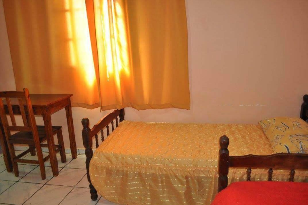 Hospedagem Centro Champagnat Londrina Exterior foto